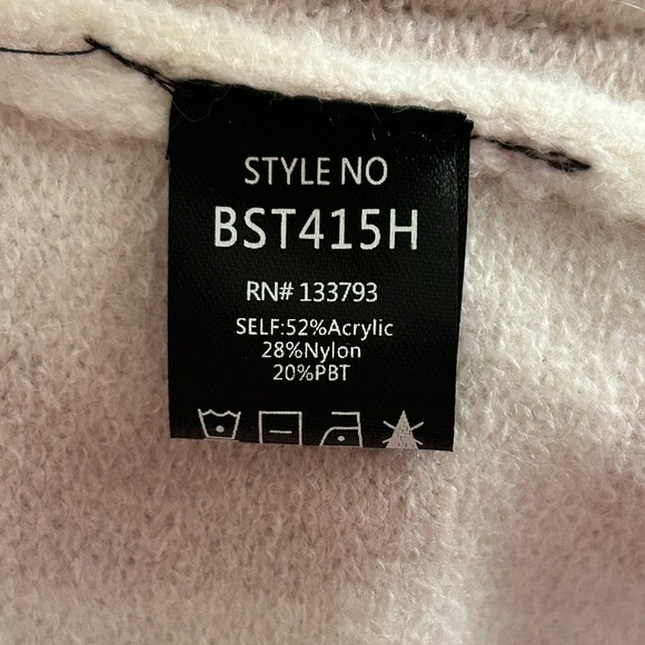 POL Leopard-Animal Print oversized V-Neck Sweater in Beige and Gray large NWOT - Picture 7 of 7